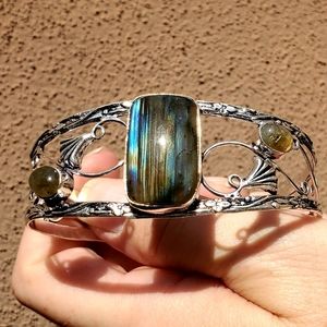 New Labradorite Silver Cuff Bracelet.